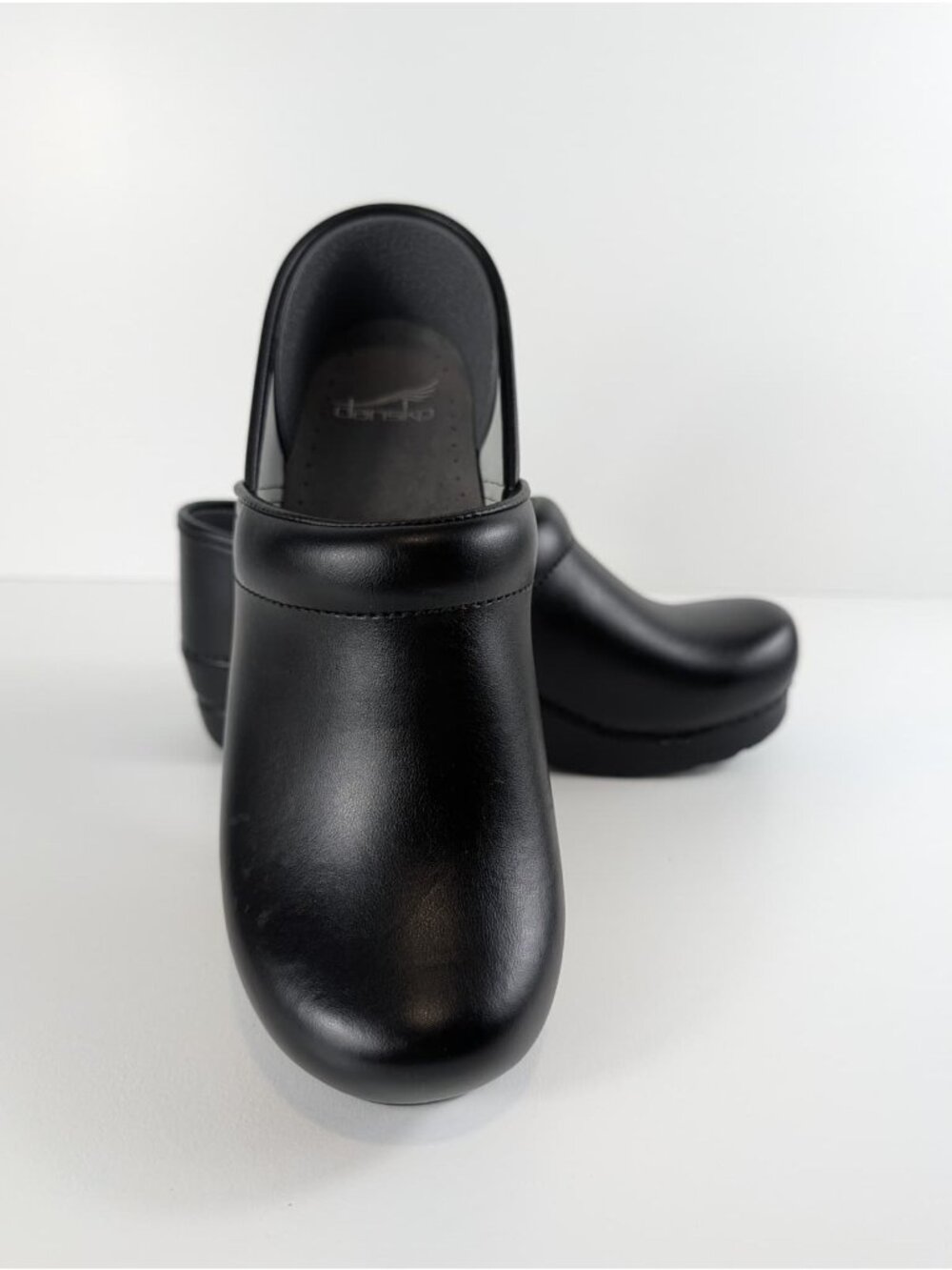 Dansko Clogs professional cabrio black leather women's size 39